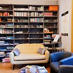 La Poterne L D'hotes A 4*