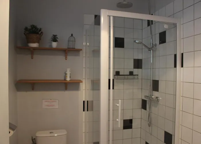 La Poterne L D'hotes A Frühstückspension 4*