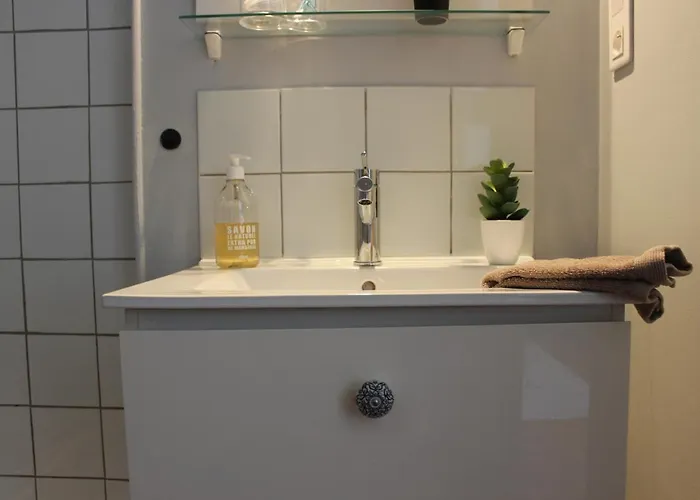 La Poterne L D'hotes A Bed & Breakfast 4*