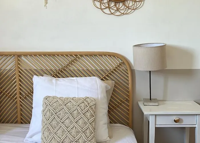 La Poterne L D'hotes A Bed & Breakfast 4*