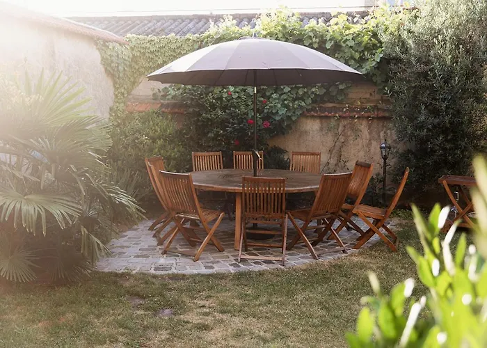 Bed & Breakfast La Poterne L D'hotes A 4*